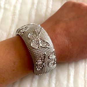 Butterfly crystals bracelet 🌷